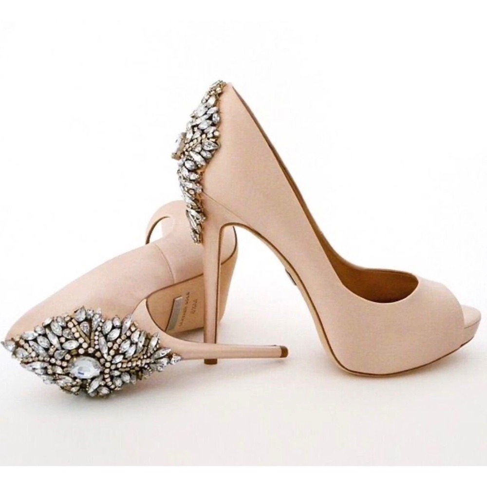 Badgley Mischka Kiara Ivory Satin Crystal Embellished Peep Toe Platform Pump 6M